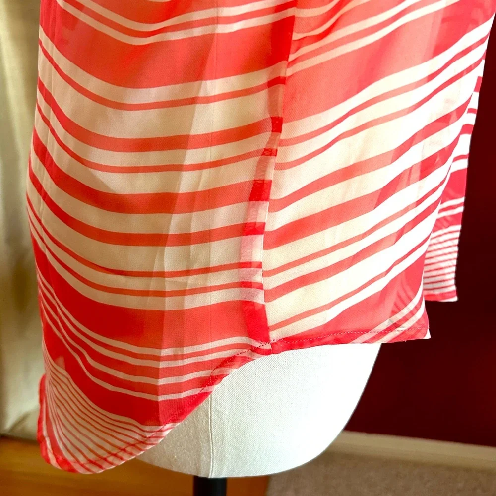 Olive and Oak Short Sleeve Blouse Sheer Size Small - Picture 13 of 13